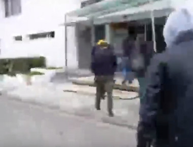 Καρέ-καρέ η εισβολή του Ρουβίκωνα στη Speedex (βίντεο)